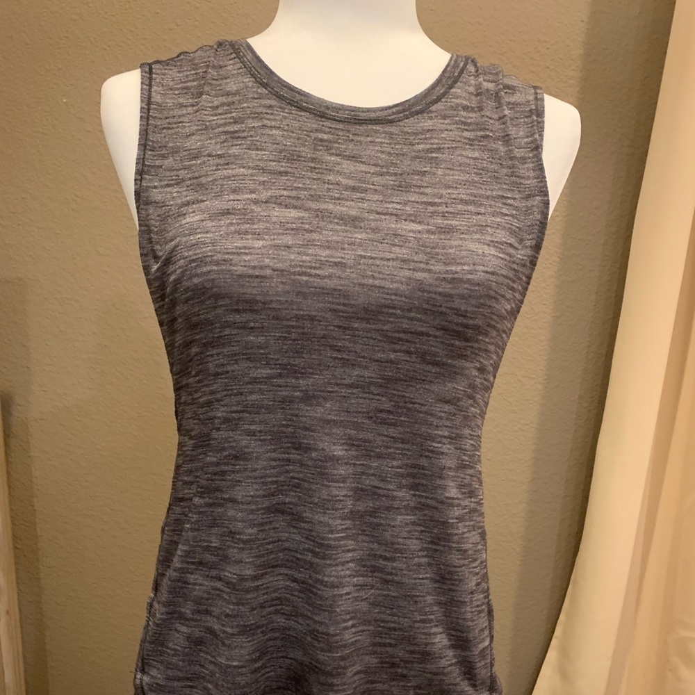 Lululemon top